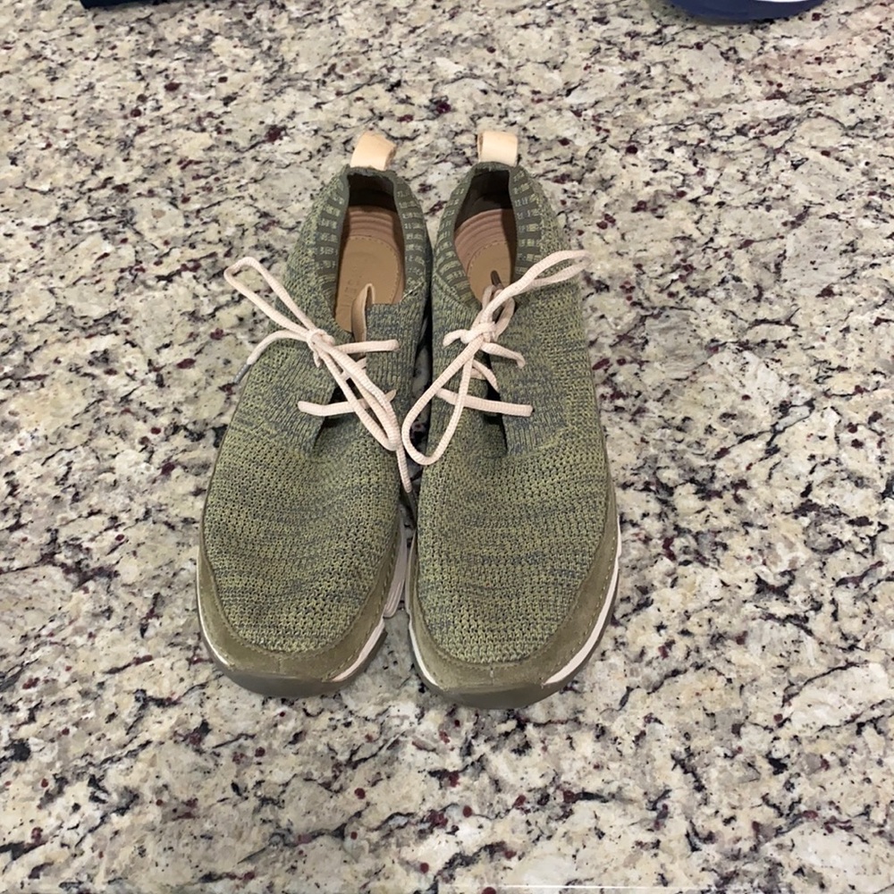Women’s green lace up Clark’s